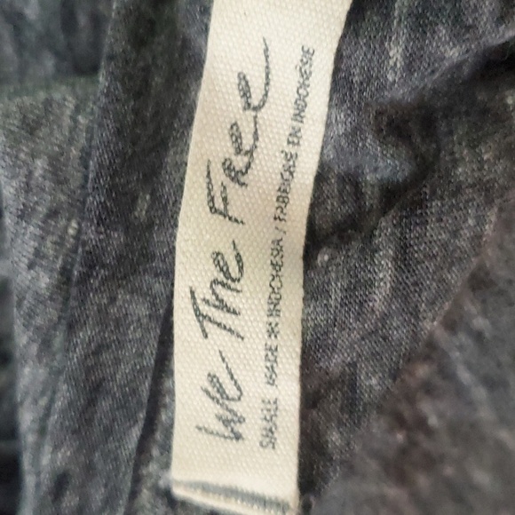 We The Free Effortless Short Sleeve T-Shirt in Charcoal Grey Size Small - Picture 7 of 11